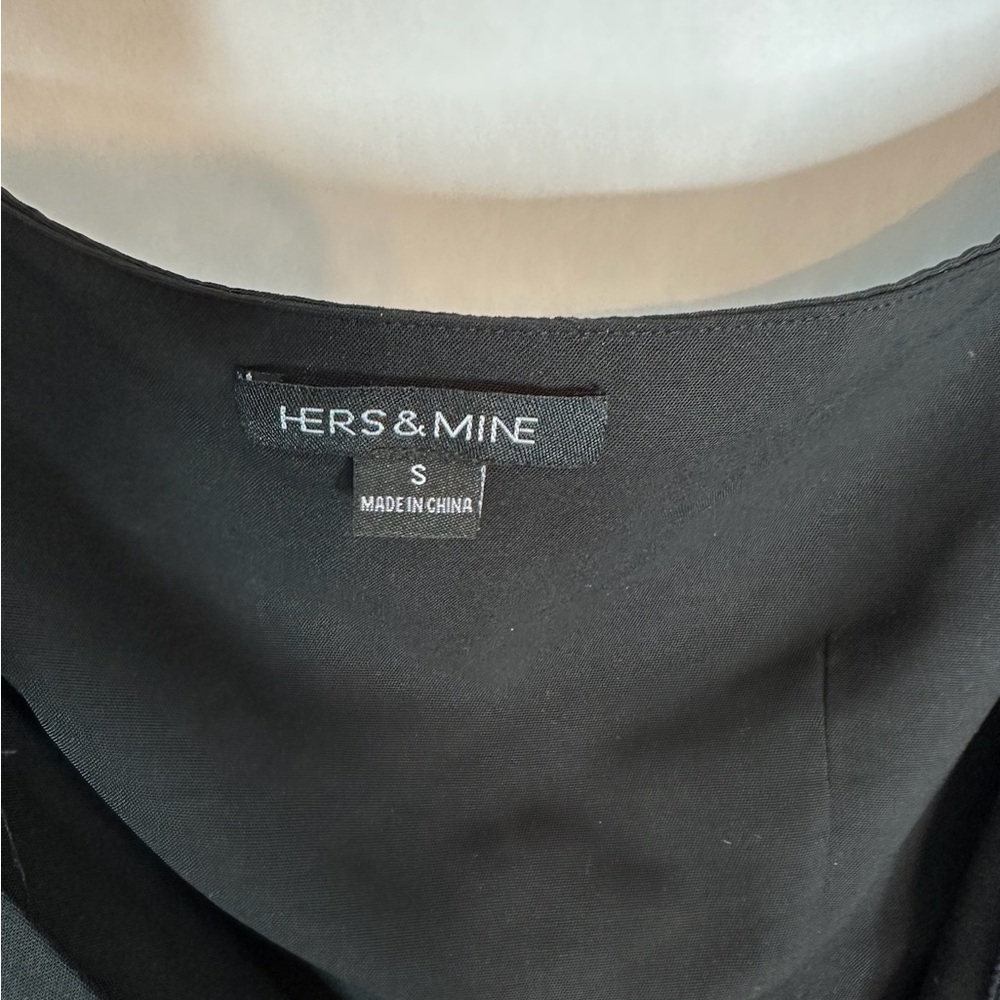 Hers & Mine Black Long Sleeve Front Tie Crop Top Size Small - Picture 4 of 5